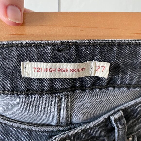 Levi’s 721 High Rise Skinny Distressed Split Knee Black Washed Jeans Size 27 - Picture 8 of 11